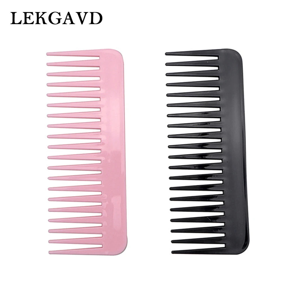 Large Comb: Styling Essential